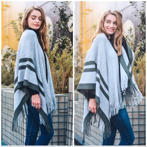 1 LEFT SALE‼️Layla Fringed Ruana - Picture 3 of 6